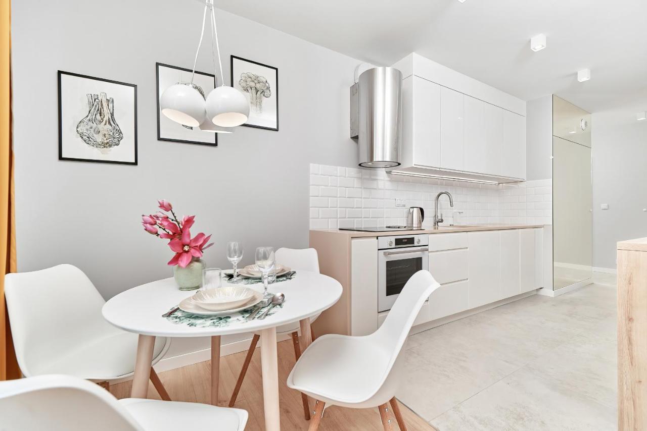 Exclusive Apartments Gwiazdzista With Free Garage Wroclaw By Noclegi Renters Εξωτερικό φωτογραφία