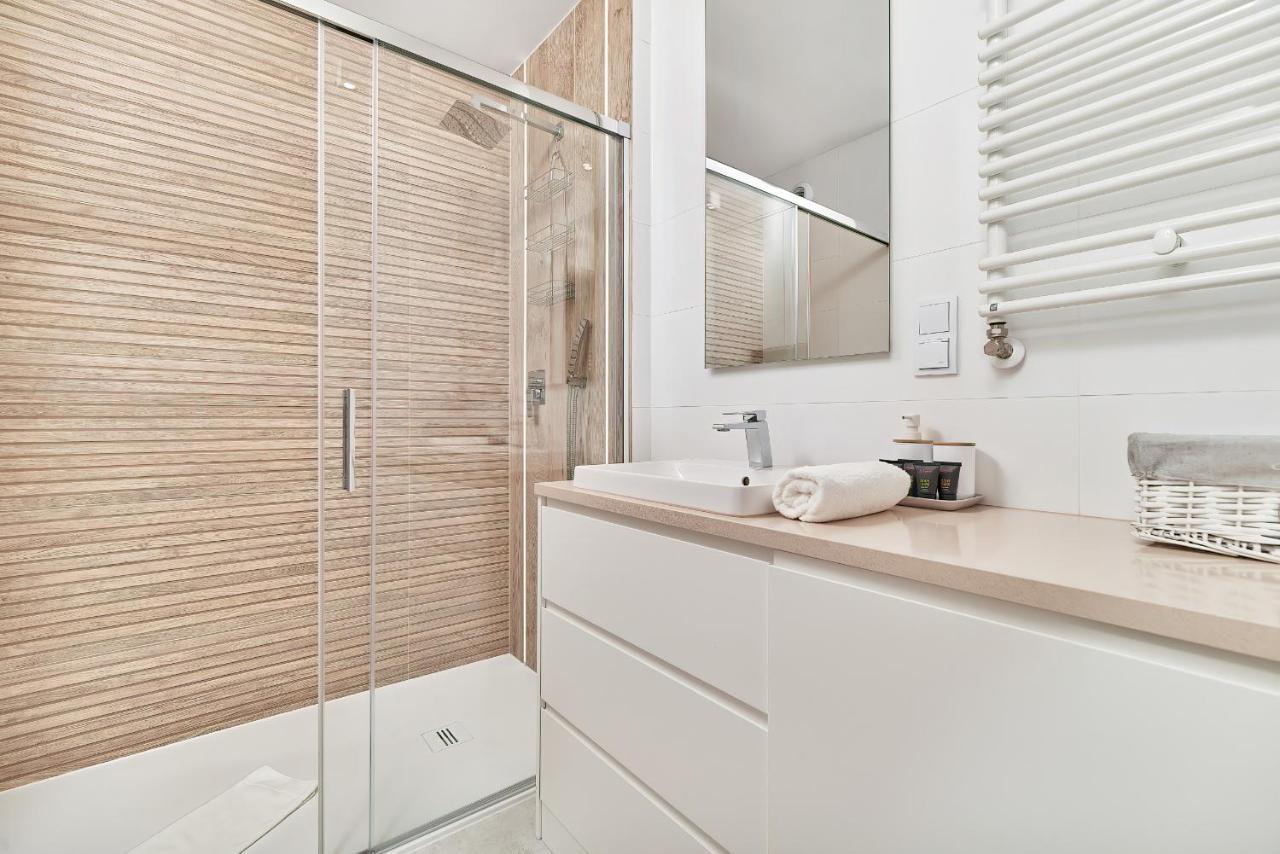Exclusive Apartments Gwiazdzista With Free Garage Wroclaw By Noclegi Renters Εξωτερικό φωτογραφία
